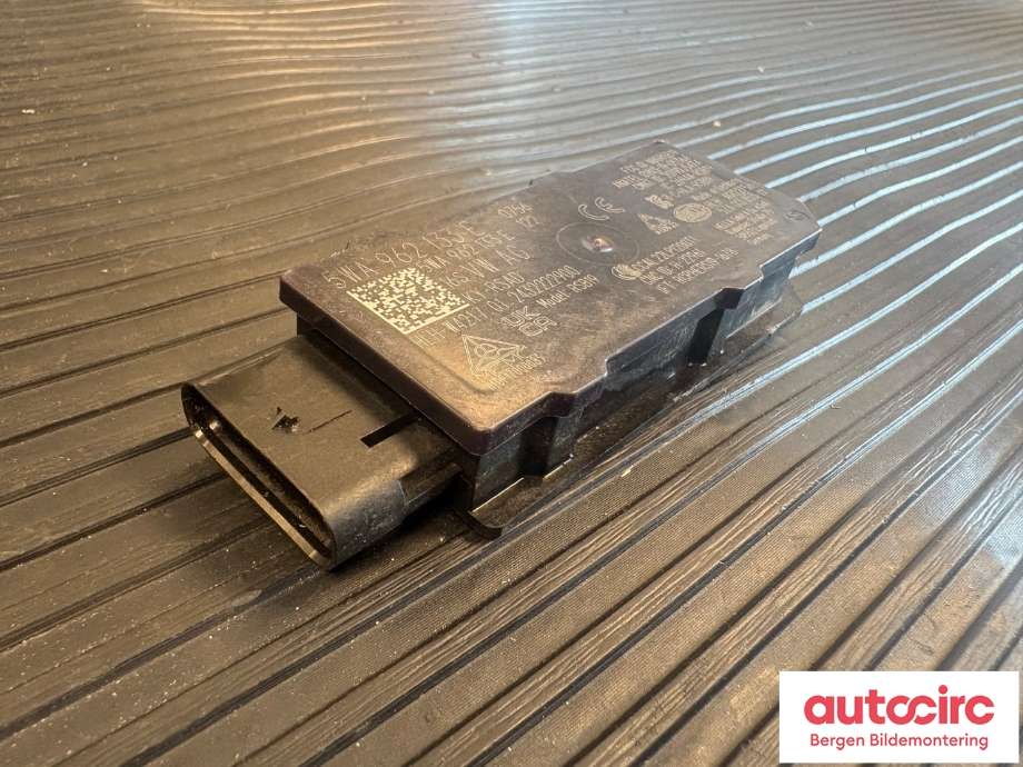 Antenne forsterker til Audi Q4 e-tron 2021-->>  (AUDI|5WA 962 133 E|)