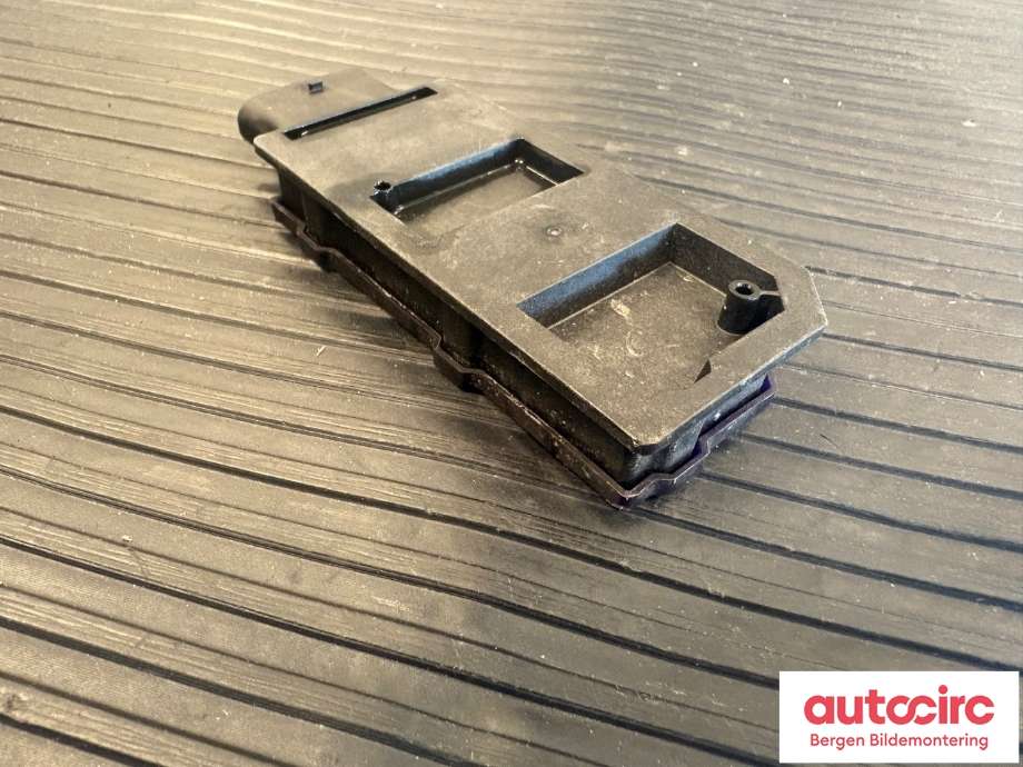 Antenne forsterker til Audi Q4 e-tron 2021-->>  (AUDI|5WA 962 133 E|)