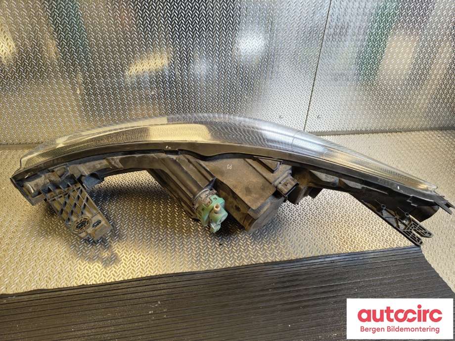 Frontlykt høyre halogen til Renault Zoe 2013-2019 (Fase 1)  (RENAULT|260108268R|)