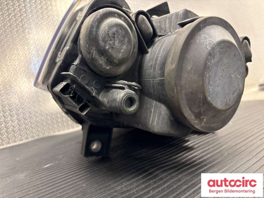 Frontlykt venstre halogen til VW Passat 2005-2010 (B6) (B6) (Volkswagen|3C0 941 005 AA|)