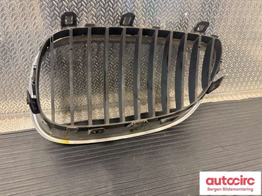Grill høyre til BMW 5-Serie 2003-2010 (E60/E61) (E60/E61) (BMW|51 13 7 027 062|)