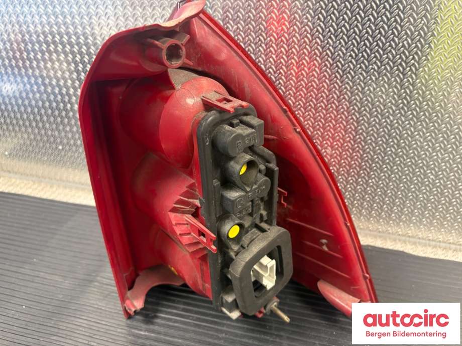 Baklykt venstre til Peugeot 307 2005-2008 (Fase 2)  (PEUGEOT|6350 X2|)