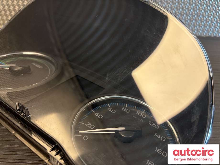 Speedometer til Mitsubishi Outlander 2012-2015 (Type III, Fase 1)  (MITSUBISHI|8100C385|)