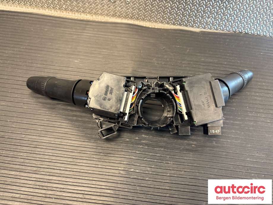 Bryter combi til Mitsubishi Outlander 2012-2015 (Type III, Fase 1)  (MITSUBISHI|8600A405|)