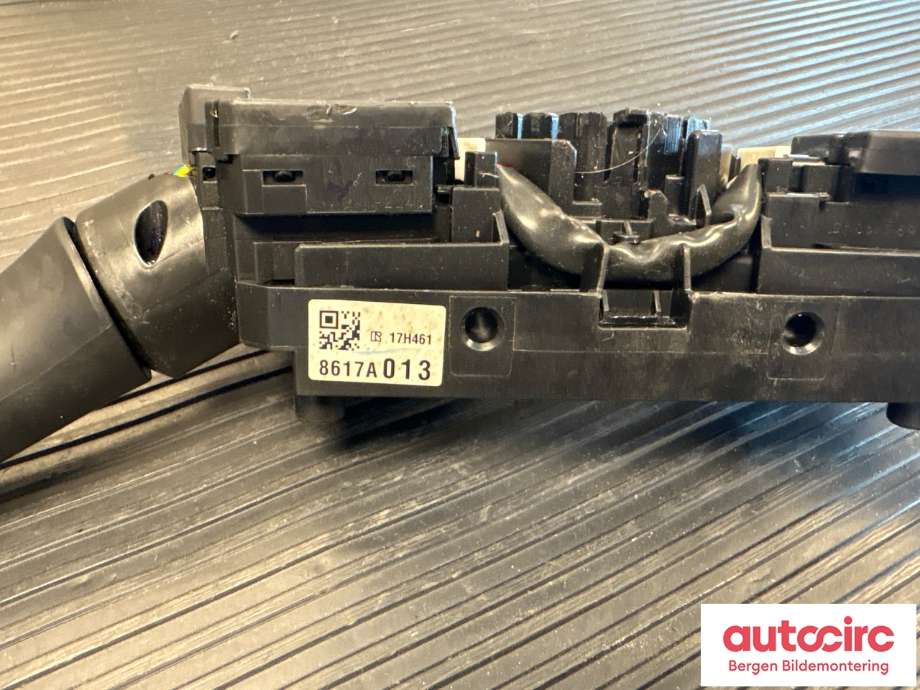 Bryter combi til Mitsubishi Outlander 2012-2015 (Type III, Fase 1)  (MITSUBISHI|8600A405|)