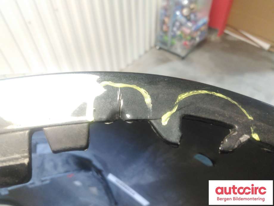 Støtfanger bak til BMW X2 2018-->> (F39) (F39) (BMW|51 12 8 090 073|51 12 8 090 077|)