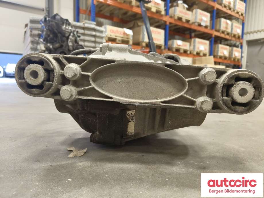 Kardang klokke bak til VW Transporter / Caravelle 2015-2019 (T6) (T6) (VOLKSWAGEN|09N 525 010 F|)