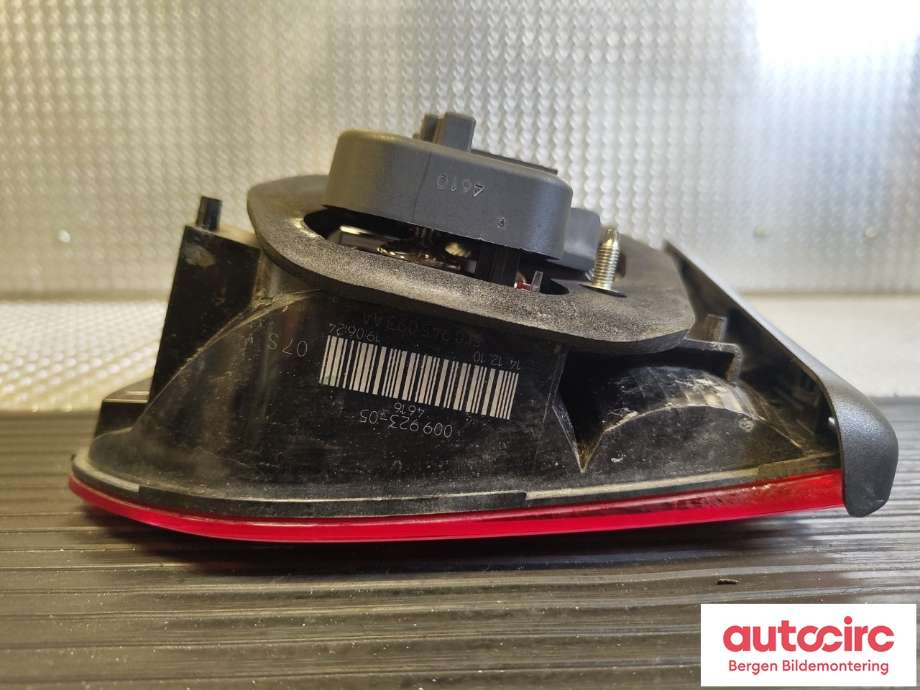 Baklykt venstre indre til VW Golf VI 2008-2012 (VOLKSWAGEN|5K0 945 093 AA|)