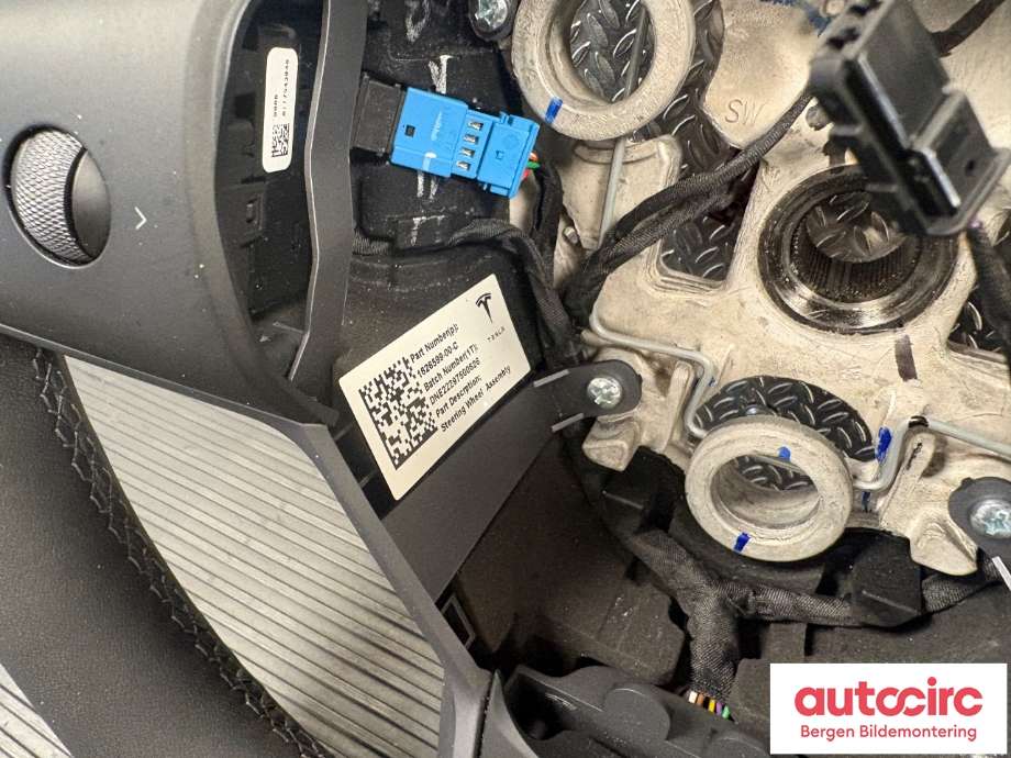 Ratt til Tesla Model Y 2021-2024 (Type I)  (TESLA|1626599-00-C|)