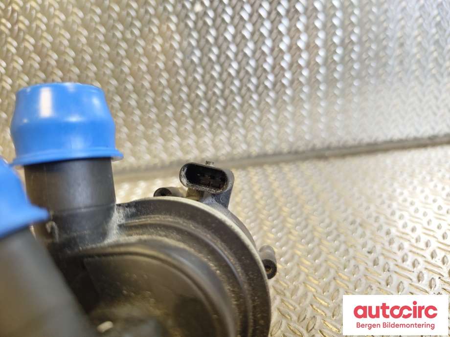 Sirkulasjonspumpe til VW Golf VI 2008-2012 (VOLKSWAGEN|5N0 965 561 A|)