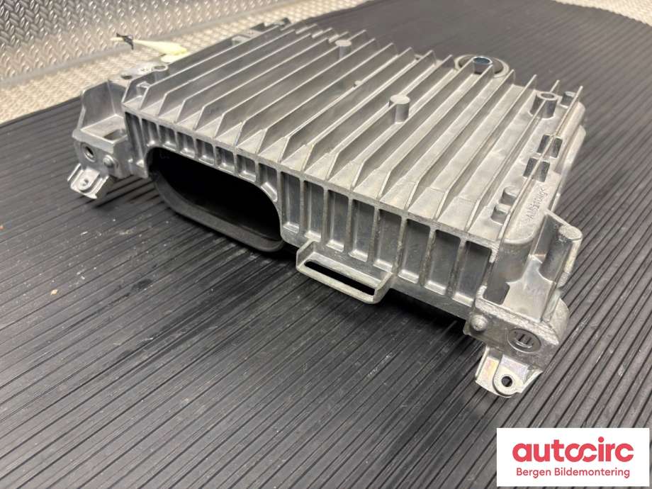 Styreenhet diverse til Tesla Model Y 2021-2024 (Type I)  (TESLA|1583991-03-C|)