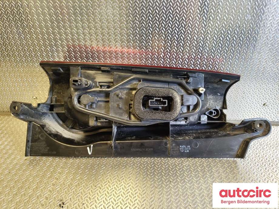 Baklykt høyre til Peugeot Partner 2008-2015 (Type II, Fase 1)  (PEUGEOT|96 772 054 80|16 800 228 80|)