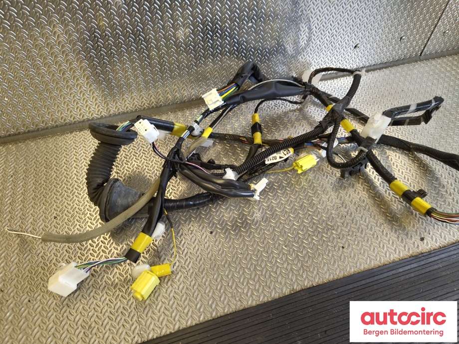 Ledningsnett til Toyota RAV4 2013-2015 (Type IV, Fase 1) (TOYOTA|8215142C70|)