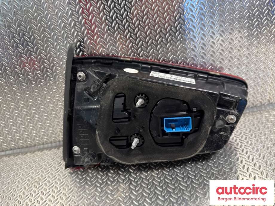 Baklykt venstre indre til VW Passat 2015-2019 (Fase 1) (B8) (B8) (VOLKSWAGEN|3G9 945 307 D|)