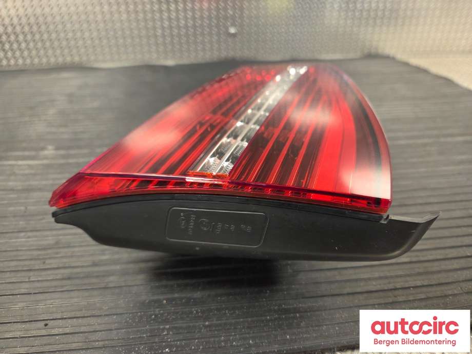 Baklykt venstre indre til VW Passat 2015-2019 (Fase 1) (B8) (B8) (VOLKSWAGEN|3G9 945 307 D|)
