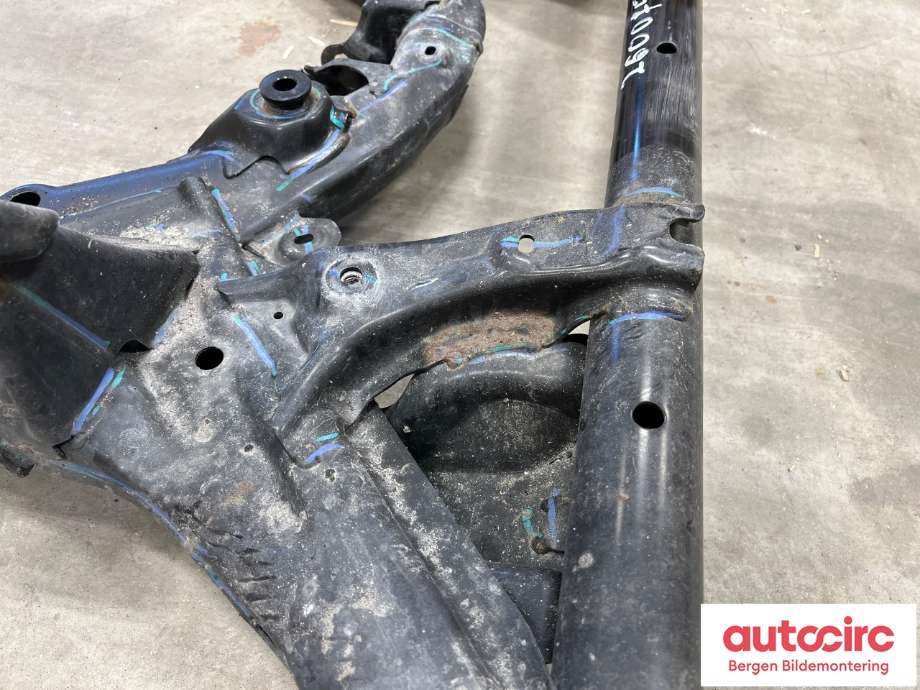 Diverse deler til Tesla Model Y 2021-2024 (Type I)  (TESLA|1044531-01-B|)