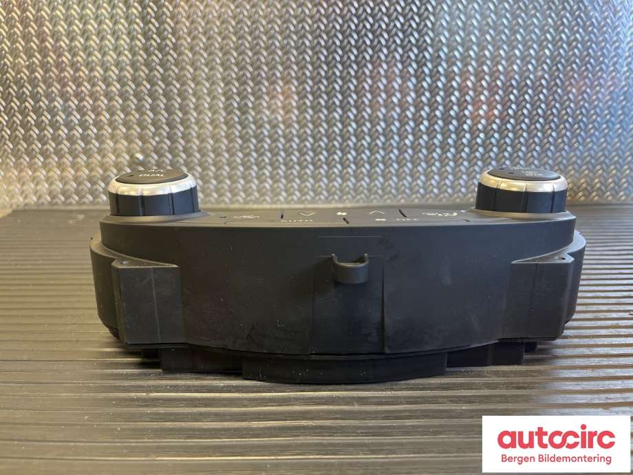 Varmeapparat betjening til Toyota Yaris 2014-2020 (Type III, Fase 2)  (TOYOTA|559000D800C3|)