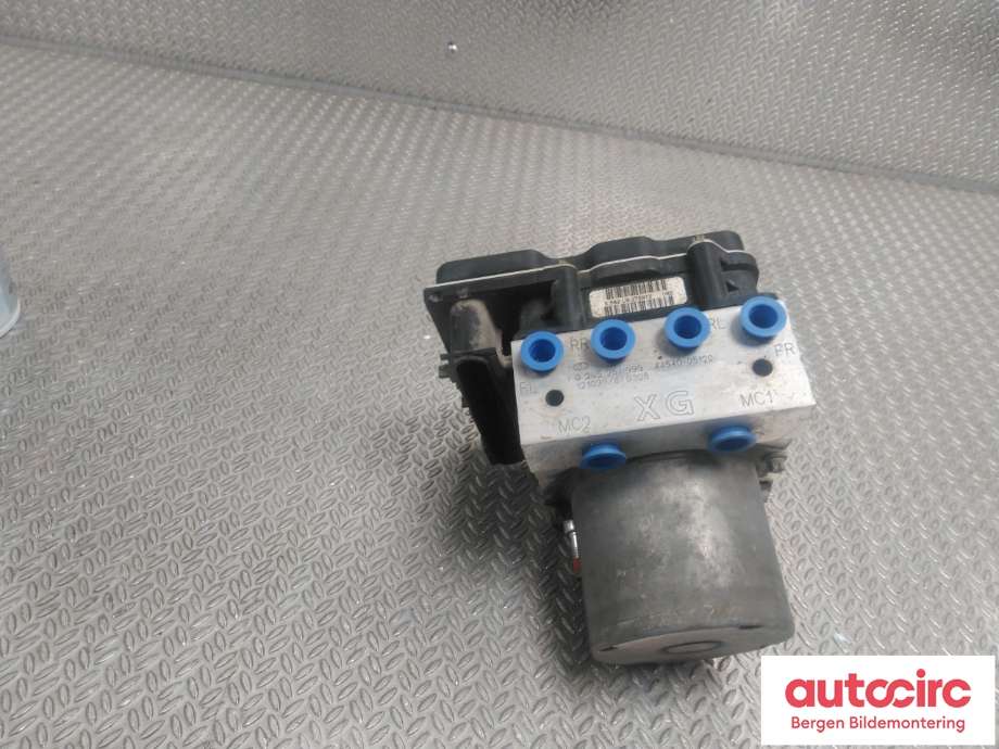 ABS sentral til Toyota Avensis 2009-2015 (Type III, Fase 1) (TOYOTA|4405005230|)
