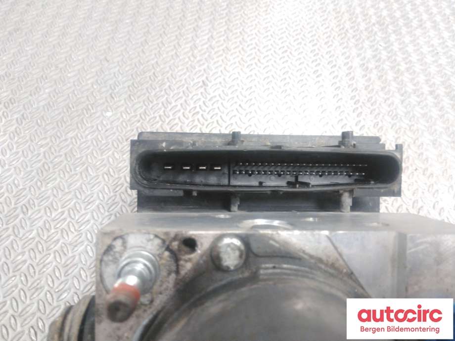 ABS sentral til Toyota Avensis 2009-2015 (Type III, Fase 1) (TOYOTA|4405005230|)