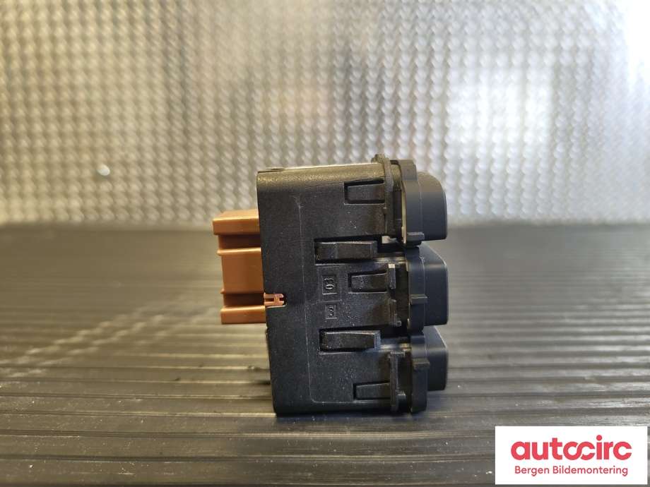 Bryter rutevarme til VW E-Up 2013-2019  (VOLKSWAGEN|12E 927 137 A|)