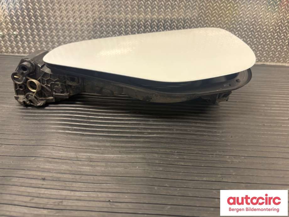 Batterilader inntak/luke til Jaguar I-PACE 2018-->>  (JAGUAR|T4K11759|T4K11757|J9D3405C54AB)