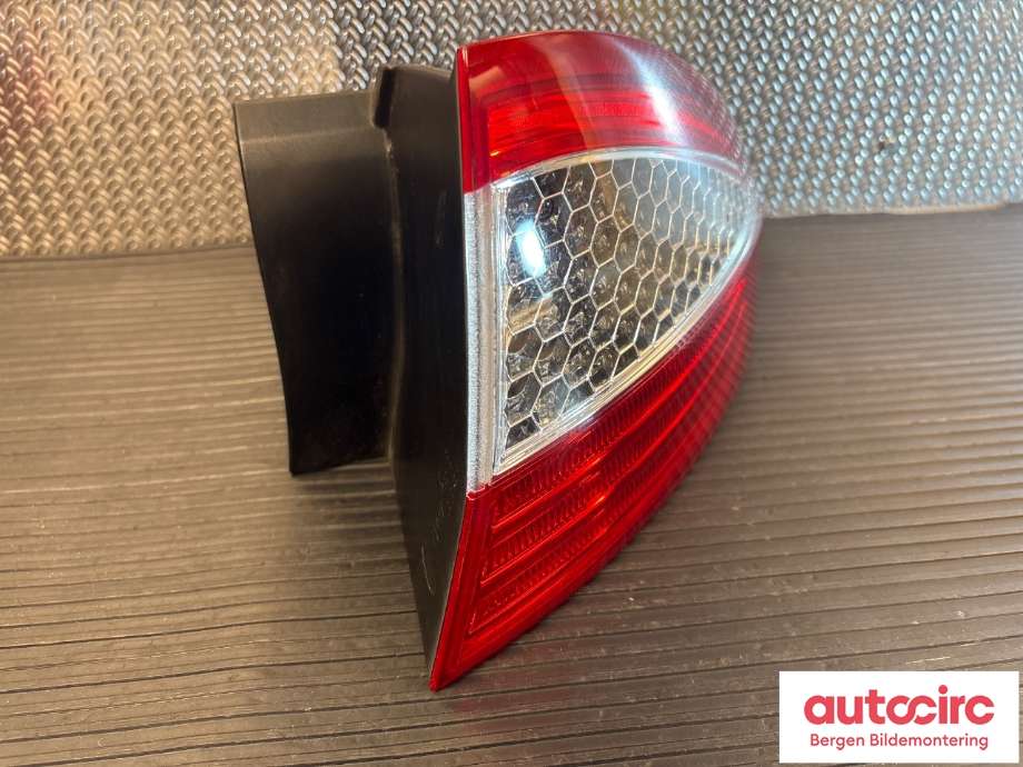 Baklykt høyre til Ford Mondeo 2007-2010 (Type IV, Fase 1)  (FORD|7S71-13404-NH|1523730|)