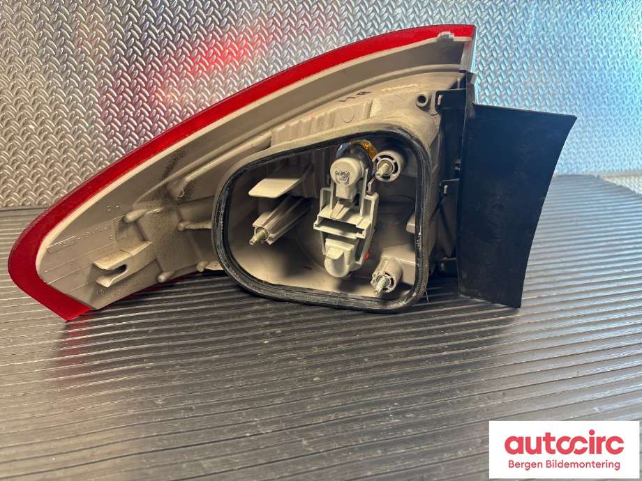 Baklykt høyre til Ford Mondeo 2007-2010 (Type IV, Fase 1)  (FORD|7S71-13404-NH|1523730|)
