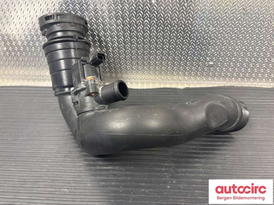 Turbo rør til Land Rover Range Rover 2013-->> (Type IV)  (LAND-ROVER|JPLA6N650BD|LR101007|LR093490)