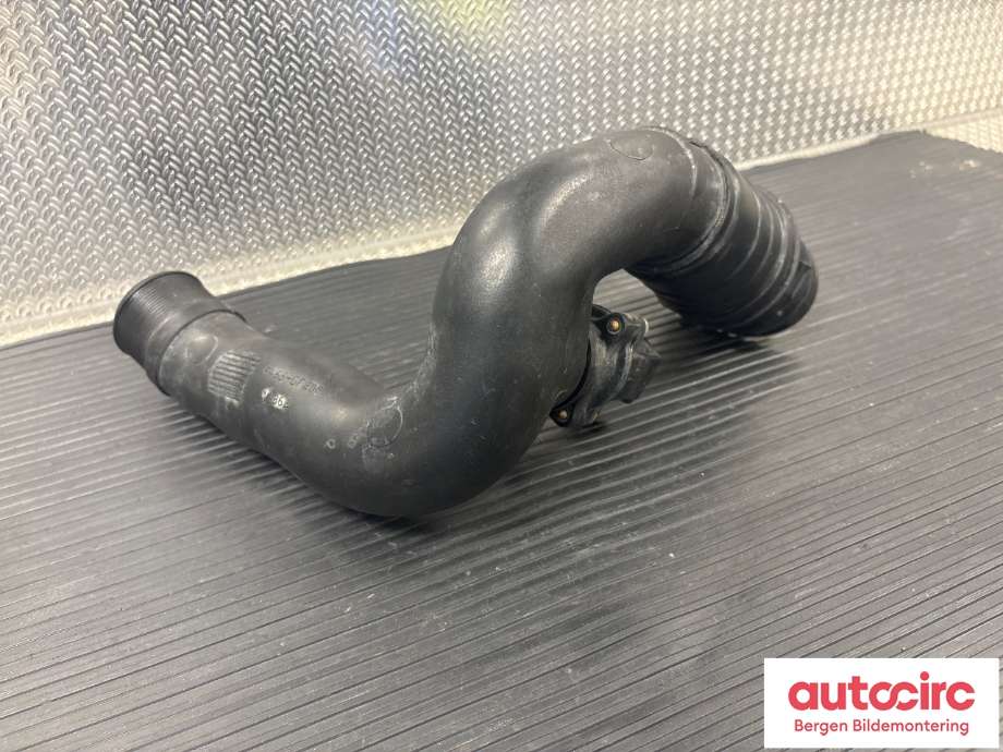 Turbo rør til Land Rover Range Rover 2013-->> (Type IV)  (LAND-ROVER|JPLA6N650BD|LR101007|LR093490)
