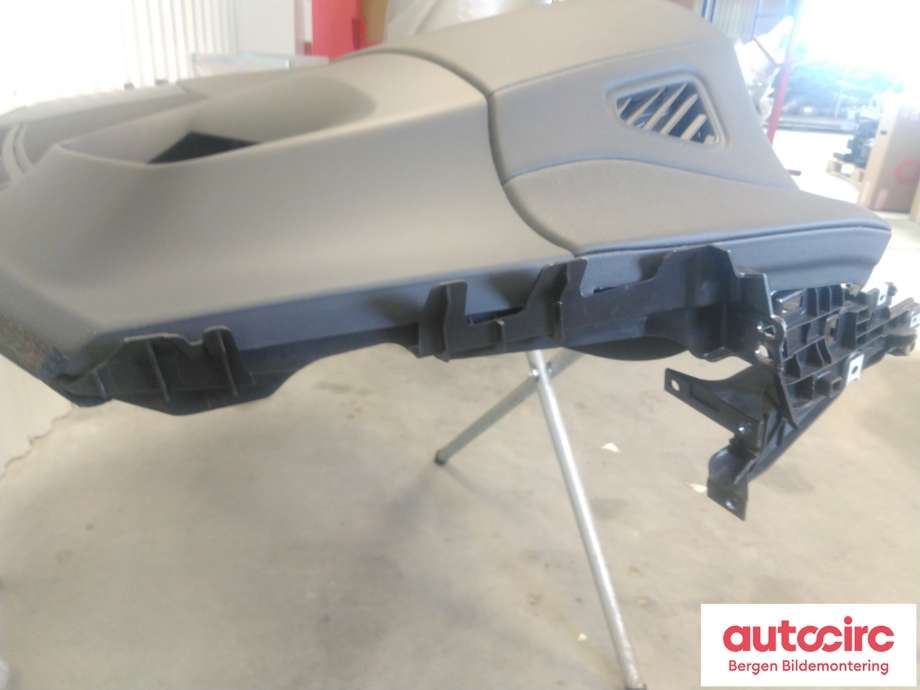Dashbord til Jaguar I-PACE 2018-->>  (JAGUAR|T4K9578PVJ|T4K9056|J9D304320EE8PVJ)