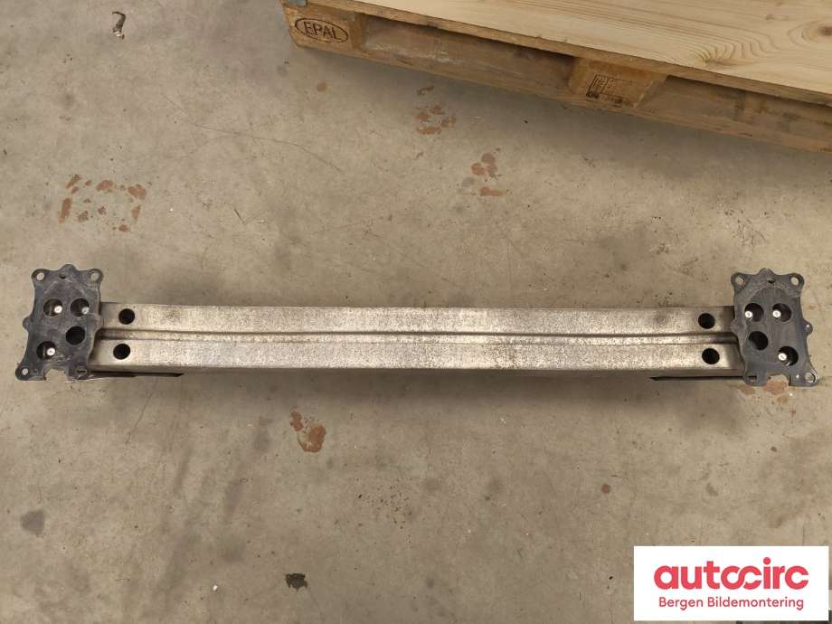 Støtfangerforsterkning foran til Subaru Legacy 2003-2007 (Type IV, Fase 1)  (SUBARU|57712AG000|)