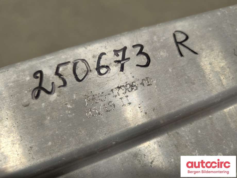 Støtfangerforsterkning bak til Jaguar I-PACE 2018-->>  (JAGUAR|T4K2122|J9D317906AE|T4K16363)