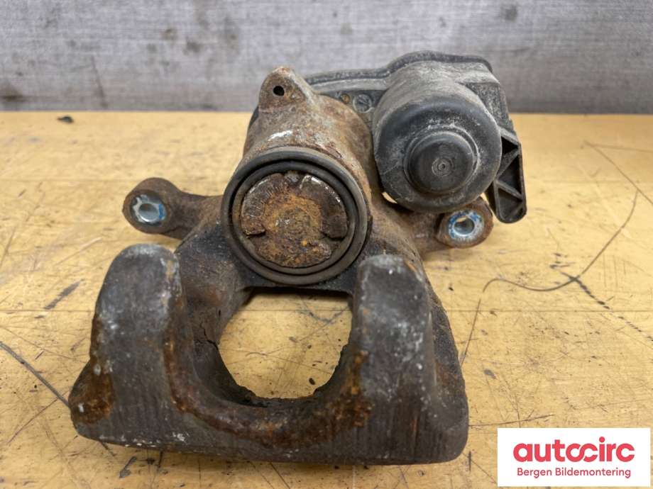 Bremsecaliper venstre bak til Nissan Leaf 2018-->> (Type II)  (NISSAN|440114CA0A|44010 5SA0A)