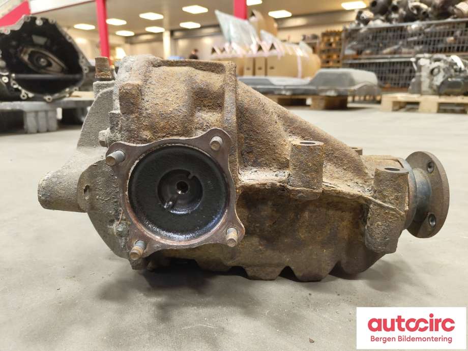 Kardang klokke bak til Toyota Hiace 2007-2012 (Fase 3) (TOYOTA|4111026590|)