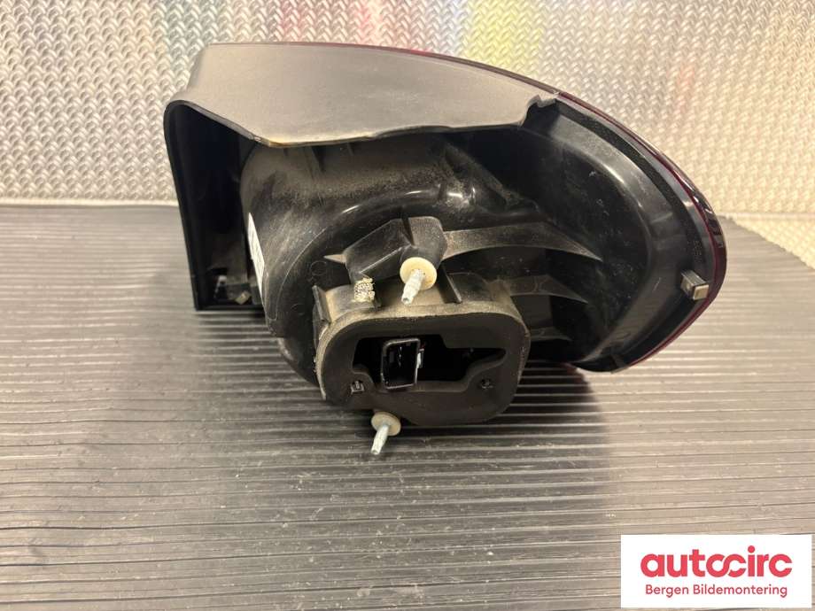 Baklykt venstre til VW Golf, Plus/Cross 2009-2013 (Fase 2)  (VOLKSWAGEN|5M0 945 095 S|)