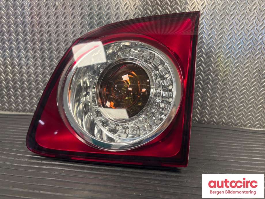 Baklykt høyre indre til VW Golf, Plus/Cross 2009-2013 (Fase 2) (VOLKSWAGEN|5M0 945 094 S|)