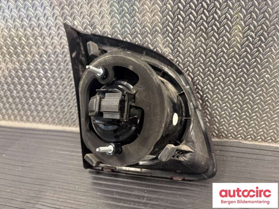 Baklykt høyre indre til VW Golf, Plus/Cross 2009-2013 (Fase 2) (VOLKSWAGEN|5M0 945 094 S|)