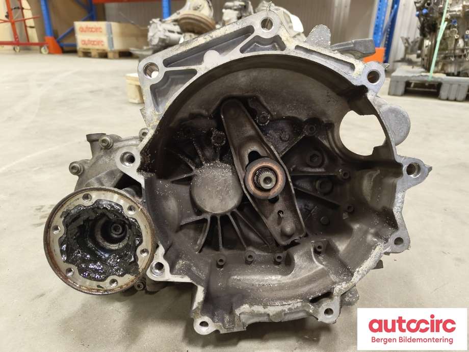 Girkasse manuell til VW Polo 2014-2017 (Type V, Fase 2)  (VOLKSWAGEN|02T 300 049 S|)