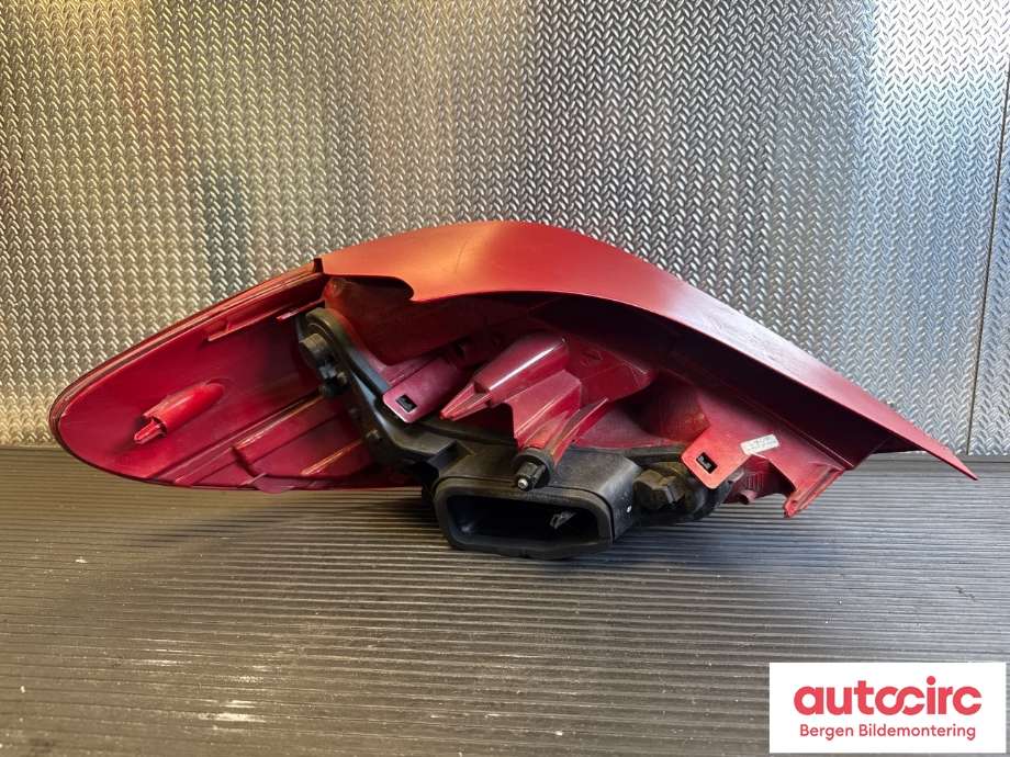 Baklykt høyre til Peugeot 207 2006-2012  (PEUGEOT|6351 HQ|)