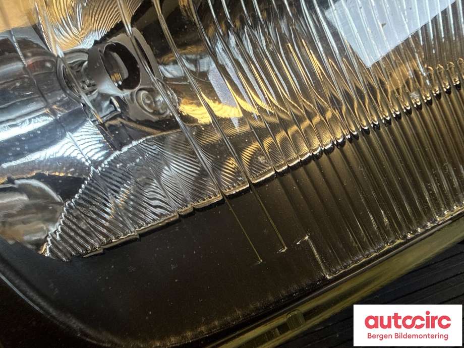 Frontlykt høyre halogen til Volvo V70 2000-2004 (Type II, Fase 1) (VOLVO|8693568|)