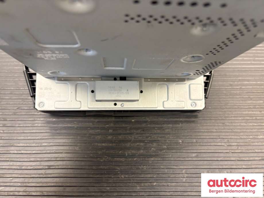 Bilstereo til Audi Q3 2011-2014 (Type I, Fase 1)  (AUDI|8U0 035 182 GX|8U0 035 182 G|)