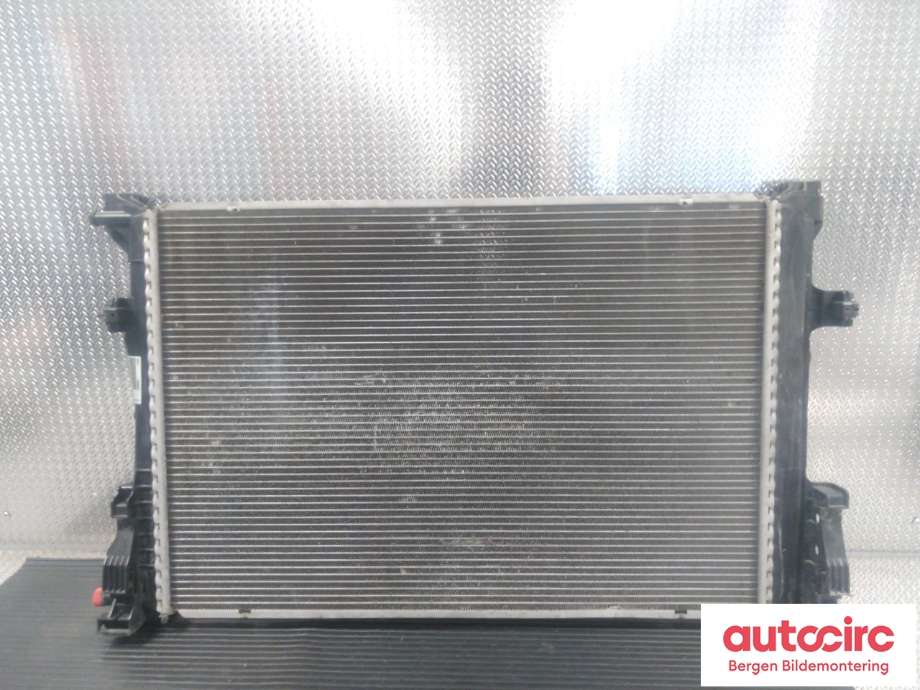 Radiator (automat gir) til Mercedes CLA 2013-2019 (C117) (C117) (MERCEDES|A 246 500 13 03|)