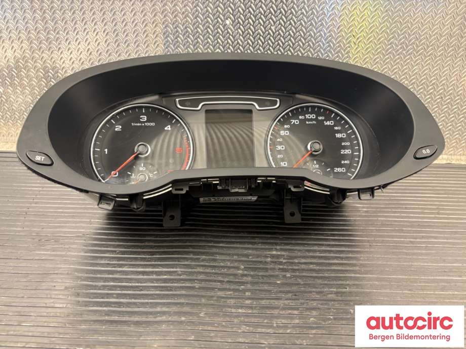 Speedometer til Audi Q3, 2011-2014 (Type I, Fase 1) (AUDI|8U0 920 940 C)