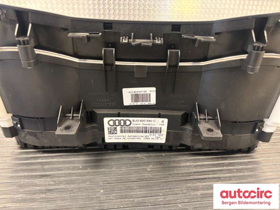 Speedometer til Audi Q3 2011-2014 (Type I, Fase 1)  (AUDI|8U0 920 940 C|)