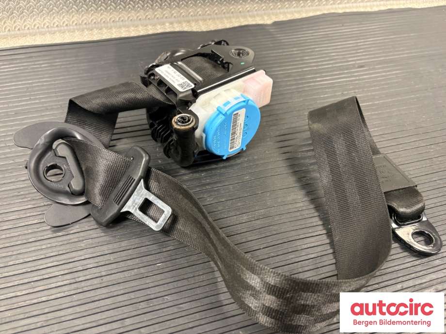 Sikkerhetsbelte foran høyre til Audi Q3 2011-2014 (Type I, Fase 1)  (AUDI|8U0 857 706 A|)