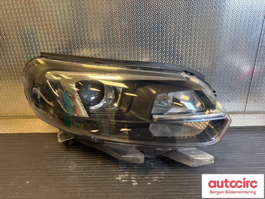 Frontlykt høyre halogen til Opel Vivaro C 2020-->> (OPEL|16 562 278 80|)