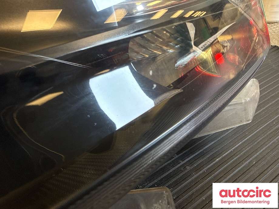 Frontlykt høyre halogen til Opel Vivaro C 2020-->> (OPEL|16 562 278 80|)