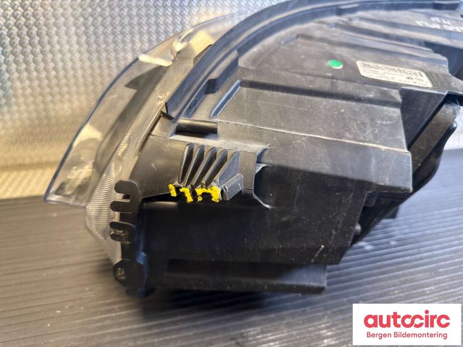 Frontlykt høyre halogen til Opel Vivaro C 2020-->> (OPEL|16 562 278 80|)