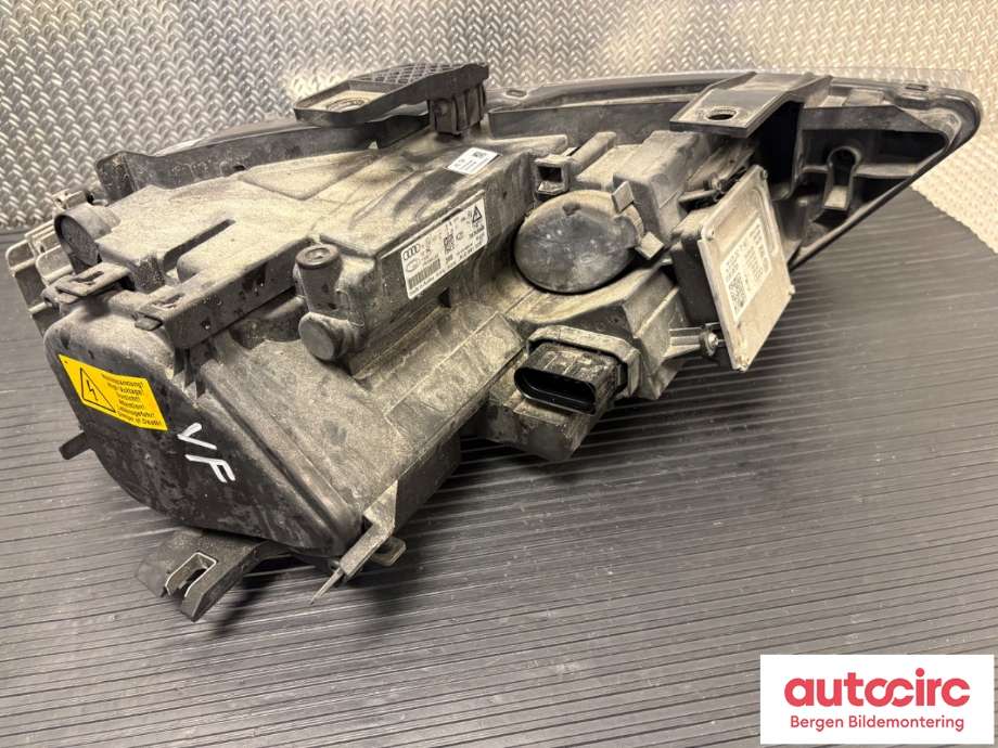 Frontlykt venstre halogen til Audi Q3 2011-2014 (Type I, Fase 1)  (AUDI|8U0 941 043|)