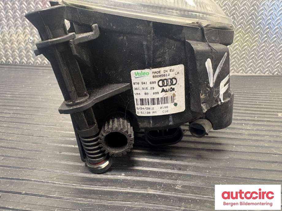 Tåkelykt venstre foran til Audi Q3 2011-2014 (Type I, Fase 1) (AUDI|8T0 941 699 E|8T0 941 699|)